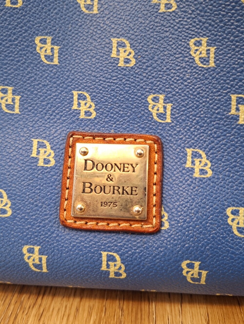 Dooney & Bourke Gretta Leisure Shopper Tote - Picture 3 of 11